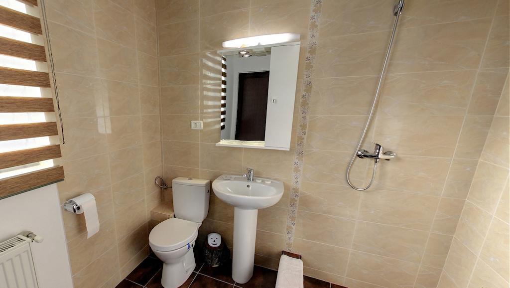 La Storia Guest House Piteşti Værelse billede
