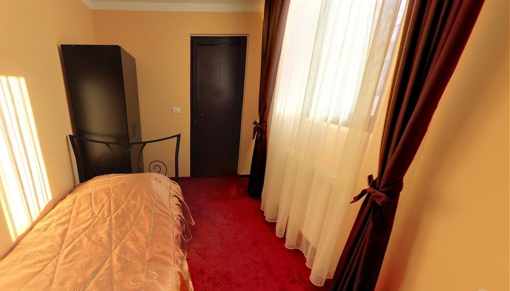 La Storia Guest House Piteşti Værelse billede