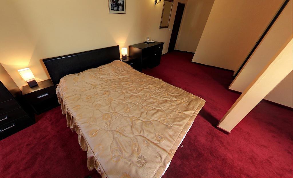 La Storia Guest House Piteşti Værelse billede